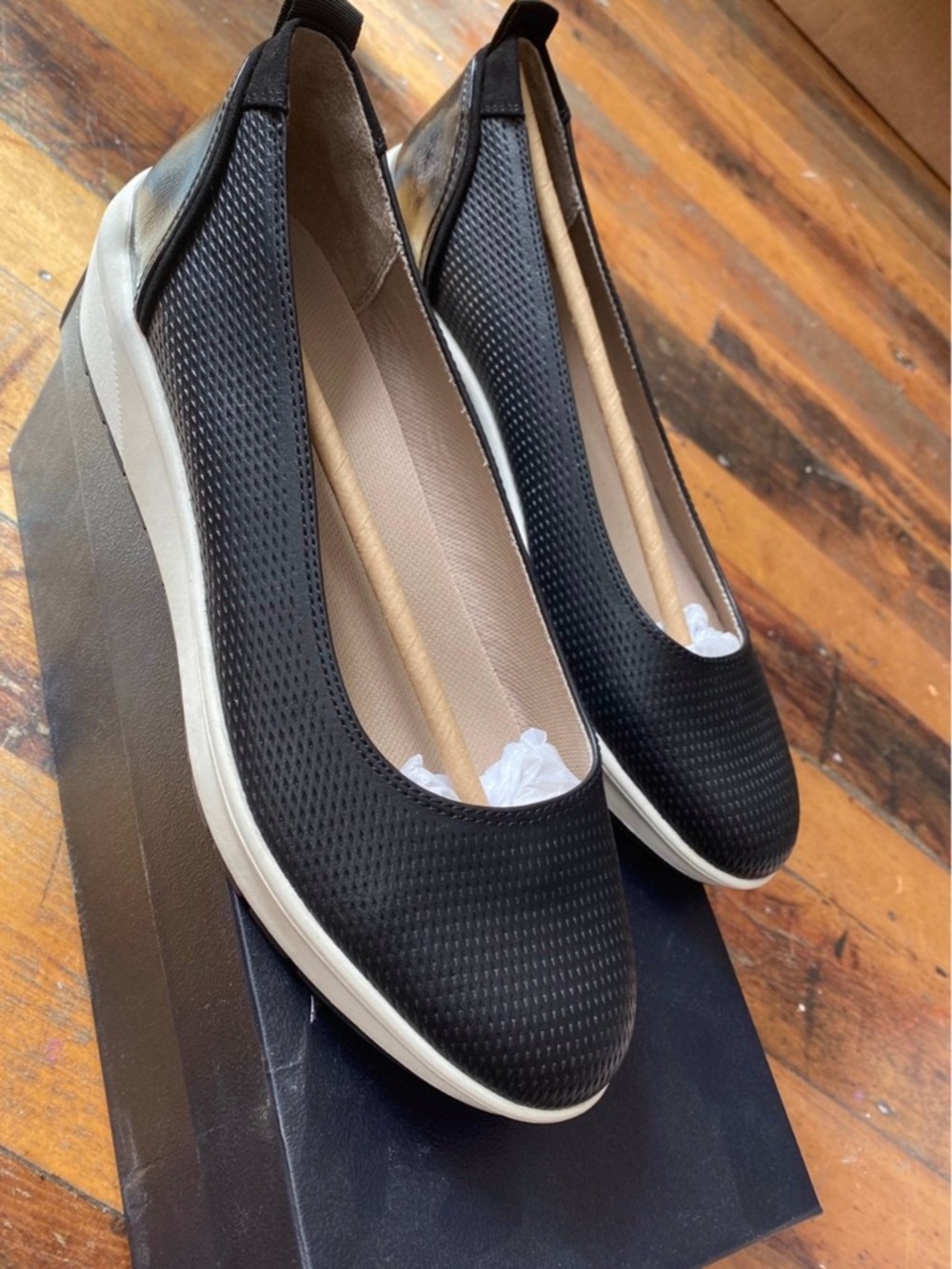 Naturalizer - Black Slip-On Women's Flats - Sz 10 - Picture 3 of 5